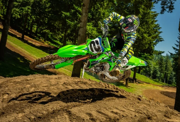 Modelli Kawasaki KX e KLX 2026: innovazione e prestazioni off-road