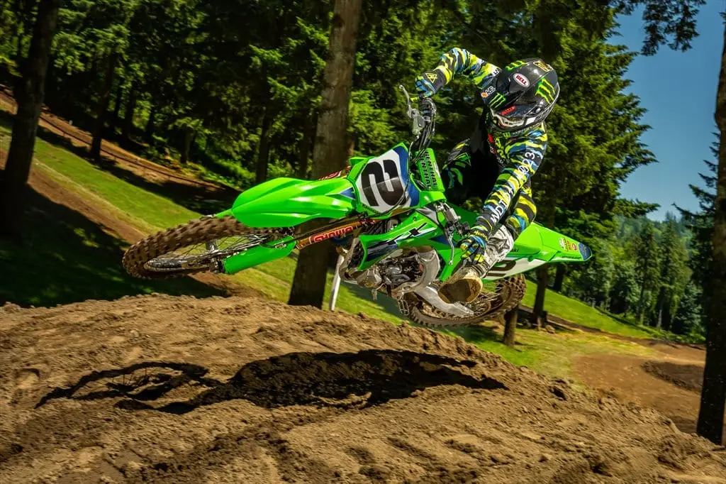 Modelli Kawasaki KX e KLX 2026: innovazione e prestazioni off-road