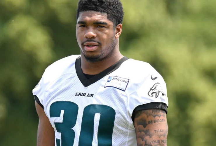 Gli Eagles firmano ufficialmente Jihaad Campbell, ultimi dettagli sul Draft NFL 2025