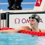 Kanađanka di 18 anni rinasce leggenda del nuoto con record mondiale