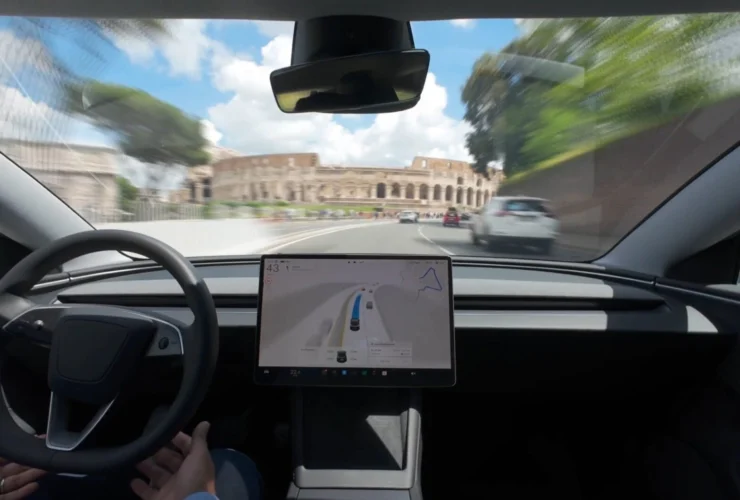 Tesla Fsd guida a Roma: tra monumenti storici e strade urbane