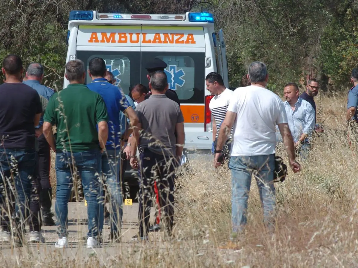 Spari contro i carabinieri a Brindisi, un agente perde la vita