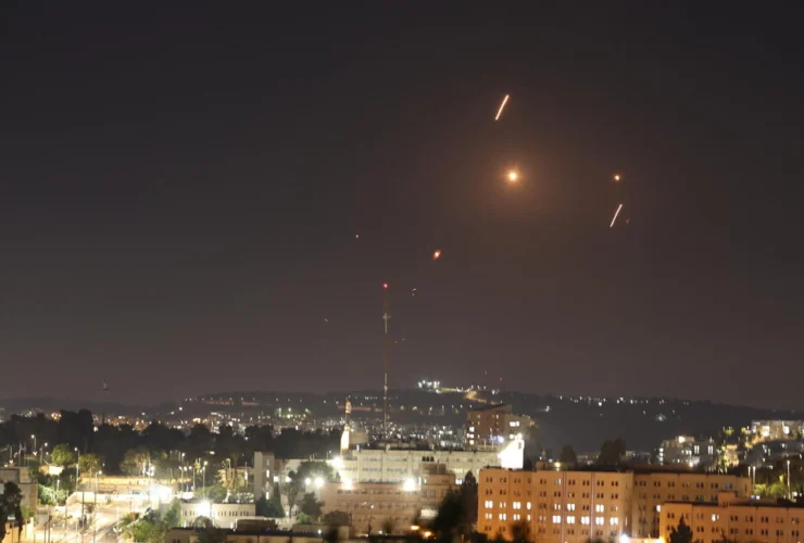Israele lancia raid in Iran: allerta rossa e rifugi attivati subito