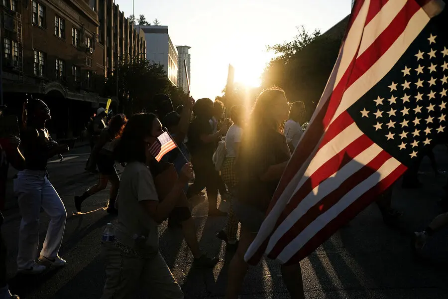 Esercito in strada e tensioni politiche: l’America a un bivio storico