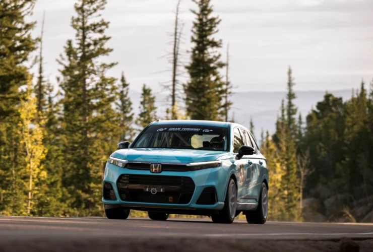 Honda sfida le vette con il primo CR-V a idrogeno a Pikes Peak