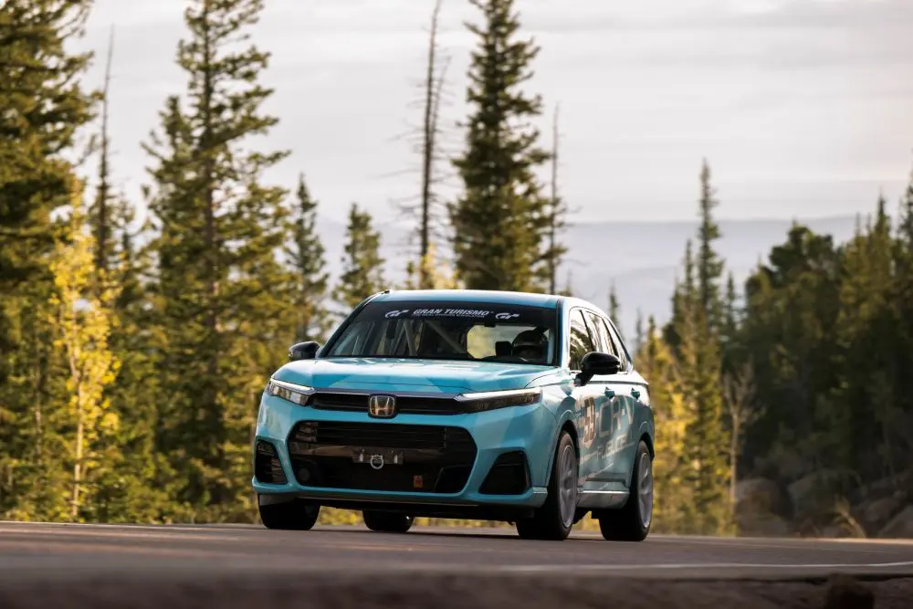 Honda sfida le vette con il primo CR-V a idrogeno a Pikes Peak
