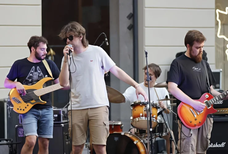 Gruppi emergenti al live sound festival: concerti vibranti in piazza