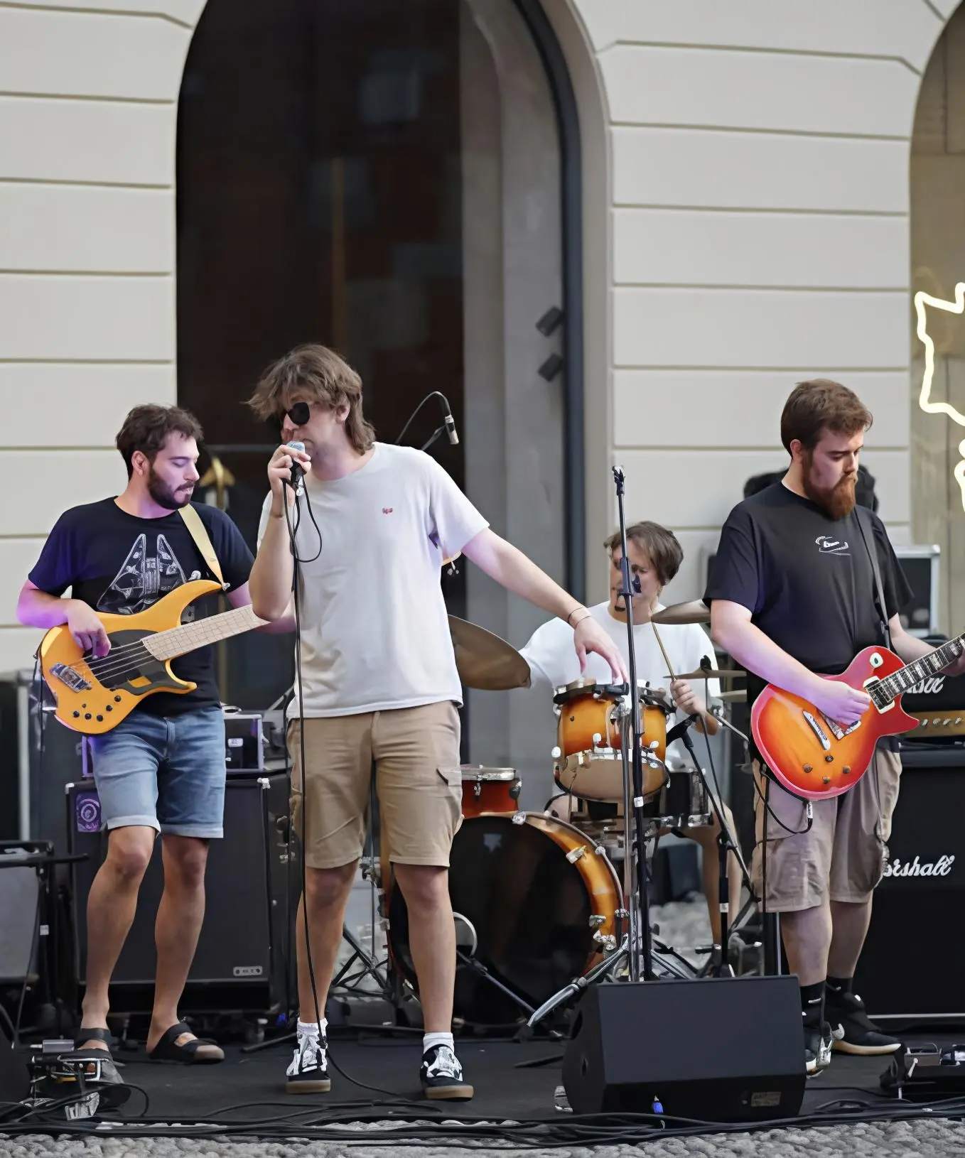 Gruppi emergenti al live sound festival: concerti vibranti in piazza