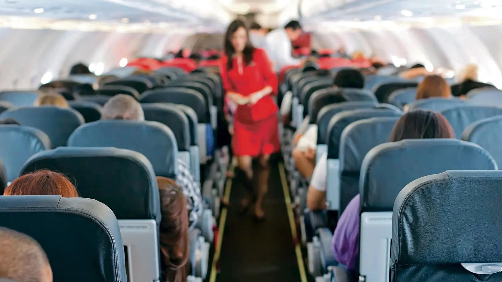 Paura di volare dopo il disastro Air India: come affrontare l’aerofobia