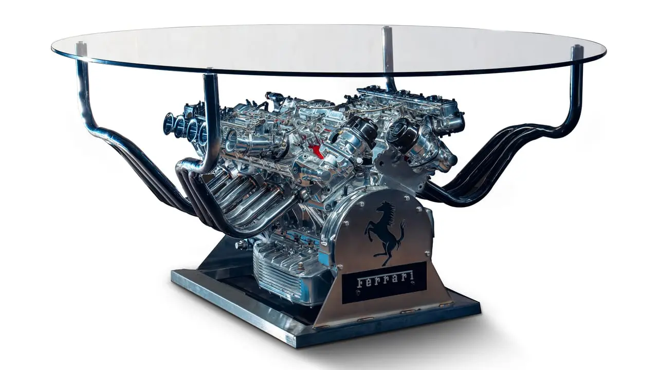 Questo tavolo Ferrari V12 vale quanto una nuova Honda Civic Type R