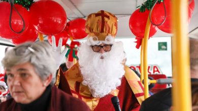 Mališani sa Svetim Nikolom i Djeda Mrazom prošli kroz Banjaluku