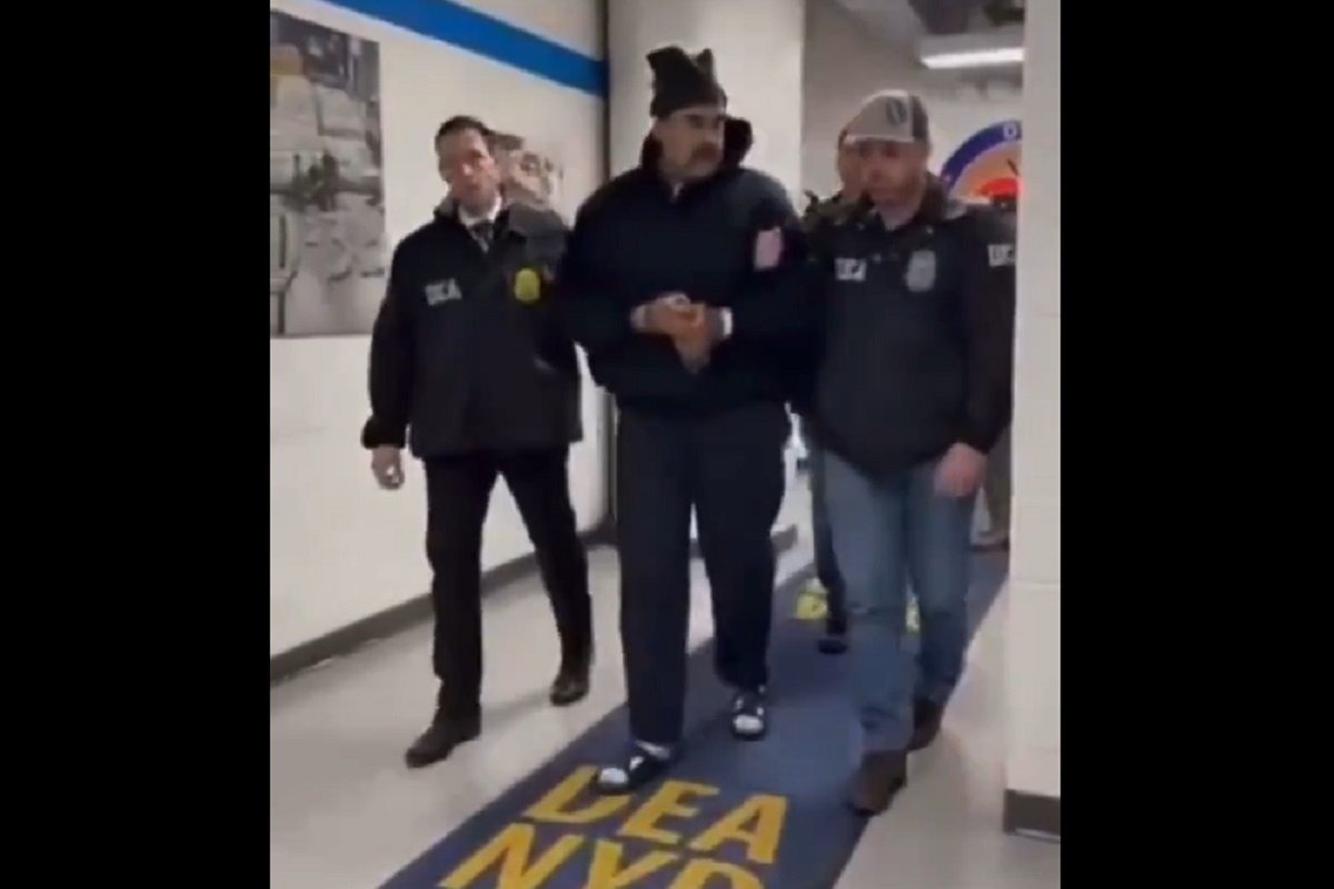 Maduro pokušao pobjeći u sigurnu sobu, ali nije mogao da zatvori vrata