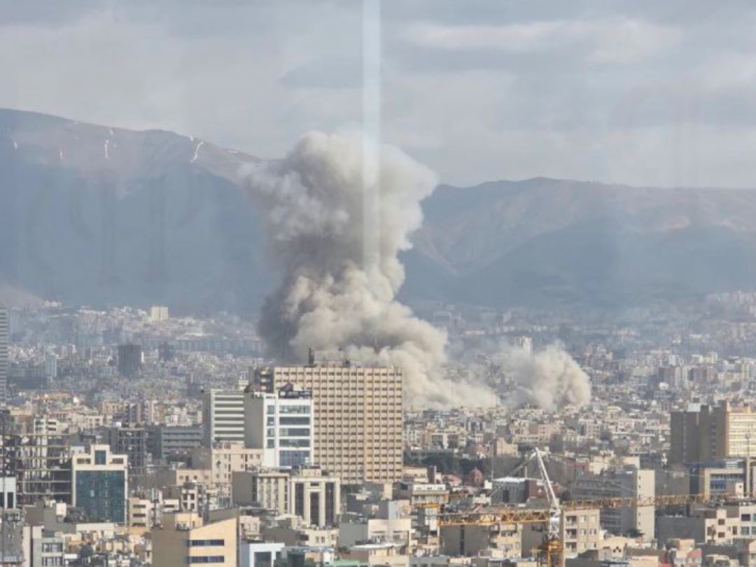 Izrael pokrenuo napad na Iran, eksplozije u Teheranu