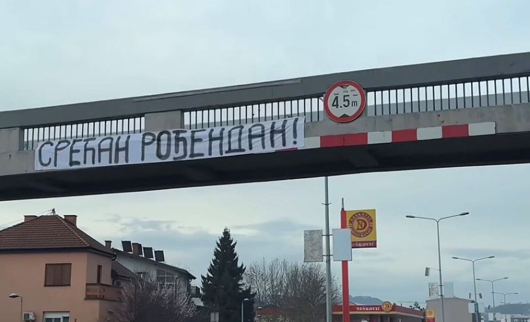 Na ulazu u Banjaluku rođendanska čestitka za Dodika