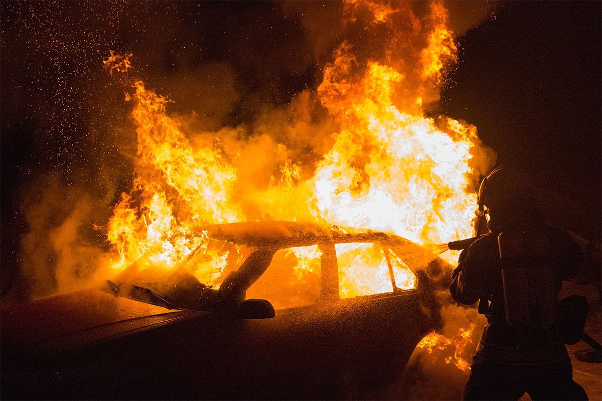 Eksplozija u Vranju: Uništen automobil MMA borca