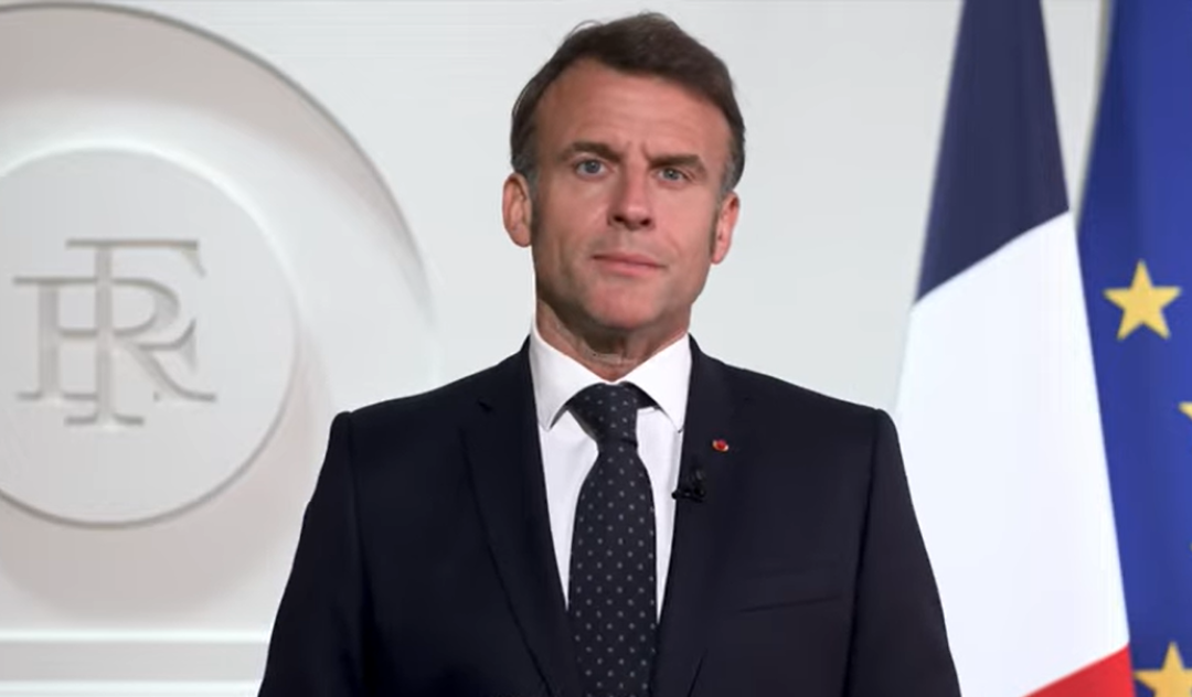Makron najavio povlačenje iz politike