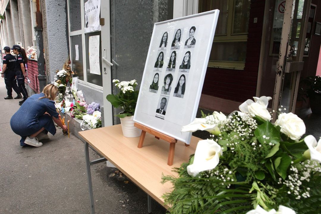 Tri godine od tragedije u „Ribnikaru“: Porodice i građani odaju počast žrtvama
