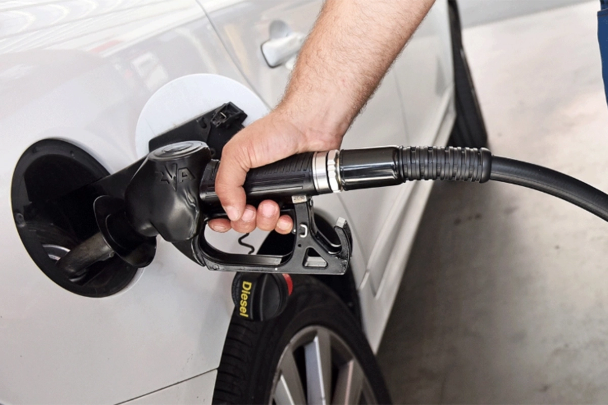 Tramp pozvao naftne kompanije da odmah snize cijene benzina