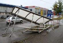 Potpuno uništeno autobusko stajalište u Lazarevu