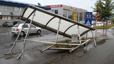 Potpuno uništeno autobusko stajalište u Lazarevu