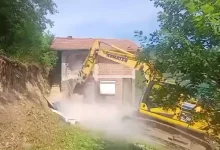 Počelo rušenje srpskih vikendica na Gazivodama, već srušeno pet