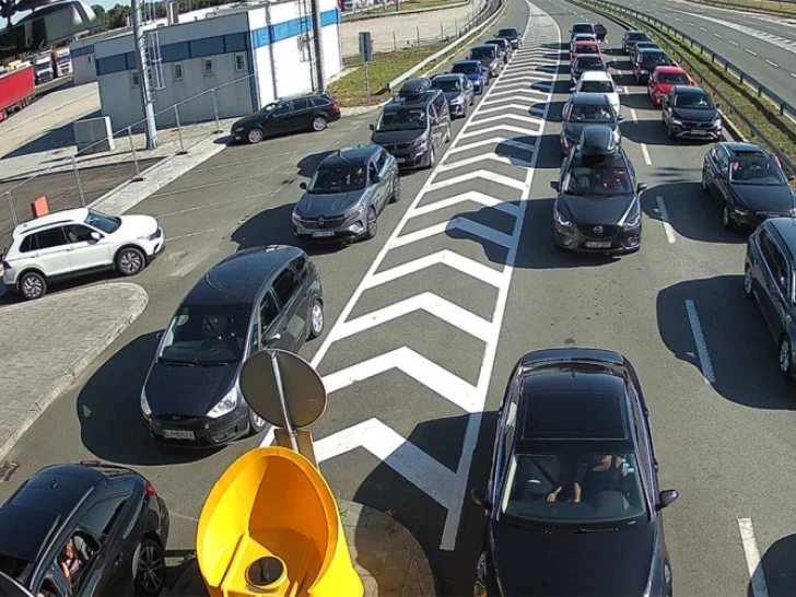 Pojačan saobraćaj na više graničnih prelaza, najveće gužve kod Gradiške
