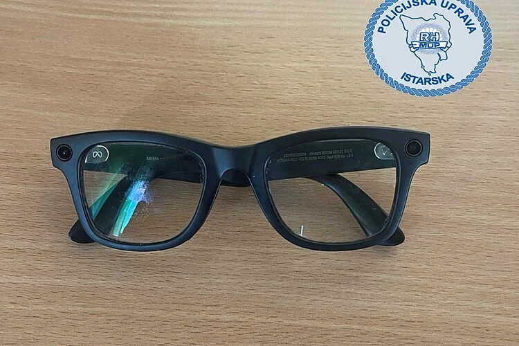 Uhapšen pedofil: Ugrađenom kamerom u naočalama snimao nagu djecu