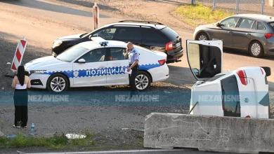 Udes u Trnu: Auto prevrnut, stigla Hitna