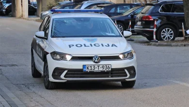 Krvavi napad u Tuzli: Isjekao komšinicu, hitno prevezena u bolnicu