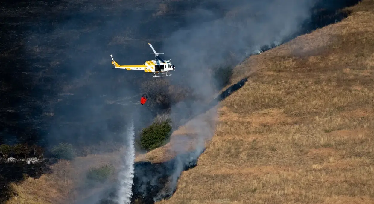 Sudarila se dva helikoptera prilikom gašenja požara: Akcija spasavanja u toku