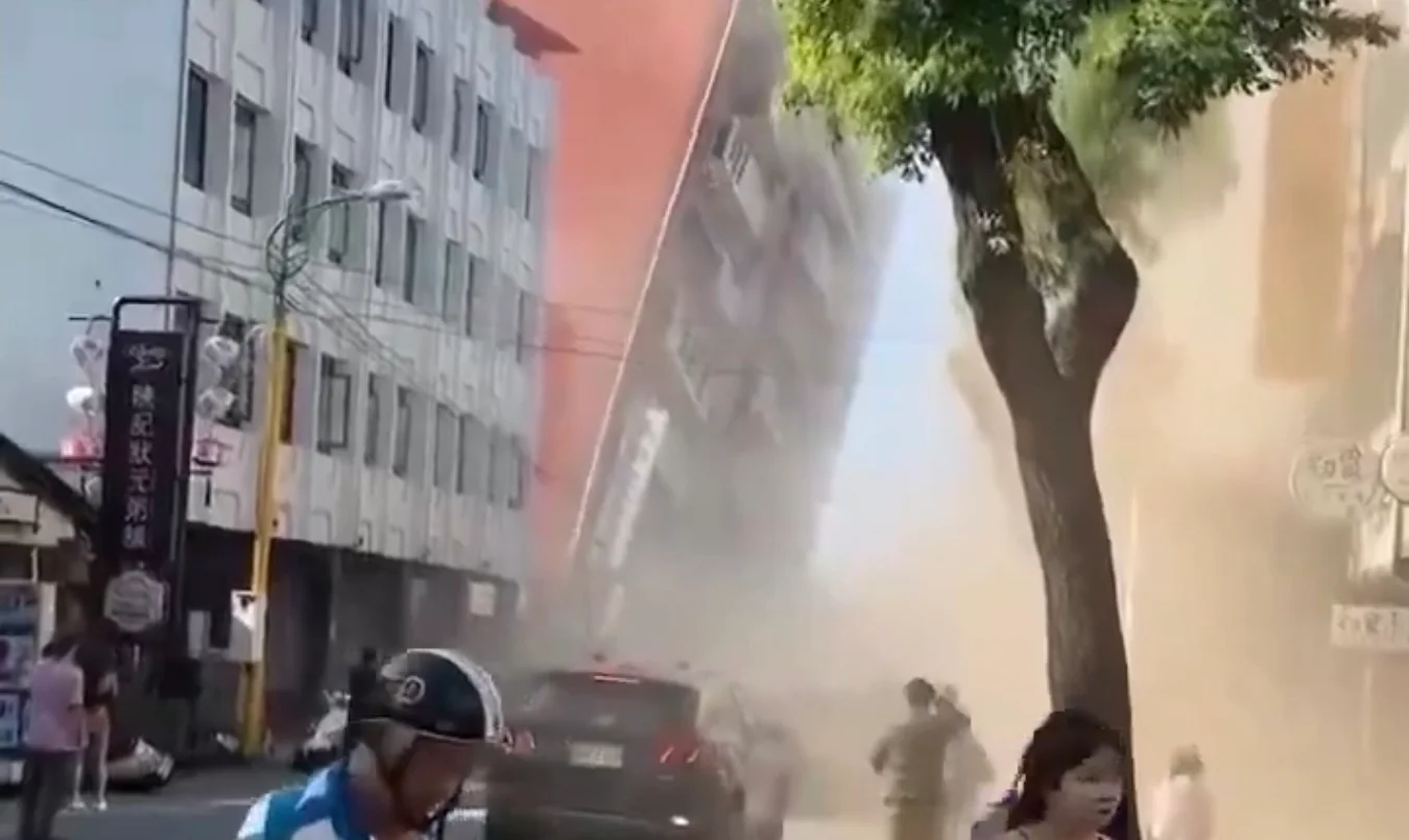 Indoneziju pogodio snažan zemljotres, raste broj mrtvih