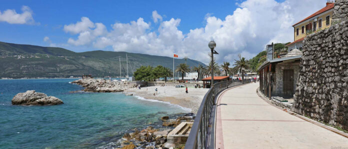 Herceg Novi, setaliste, Skver