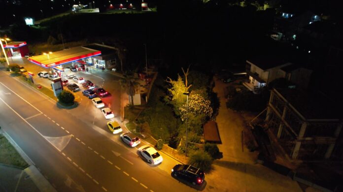 Kolona na pumpi u Meljinama