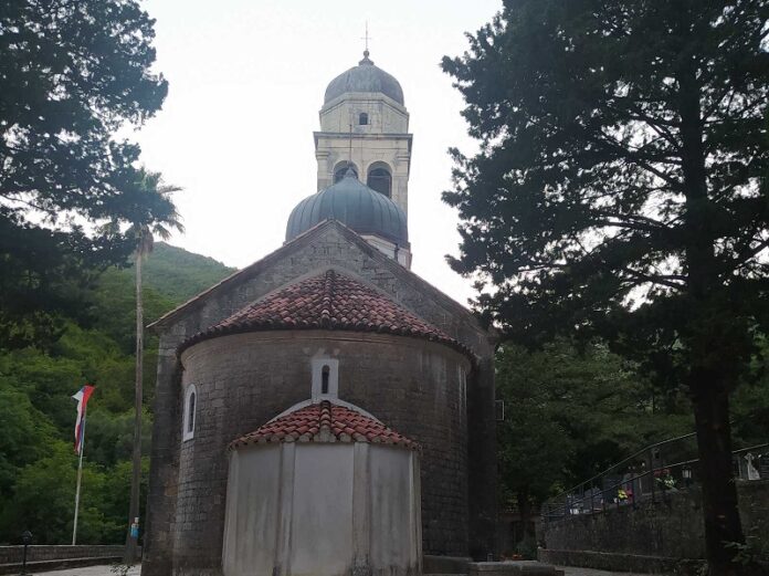 bijela