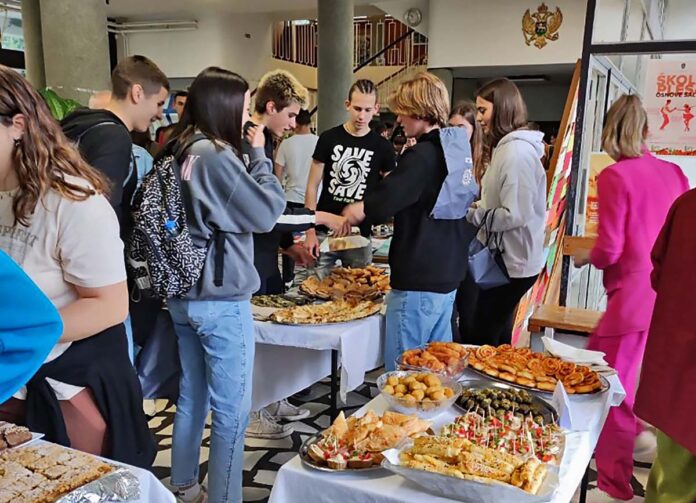 Tacka oslonca, humnitarna akcija u skolskom centru, maj 2023