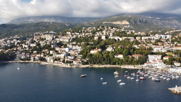 Panorama, grad, skver, Dvorana Park, plaza Boka, novembar 2023.